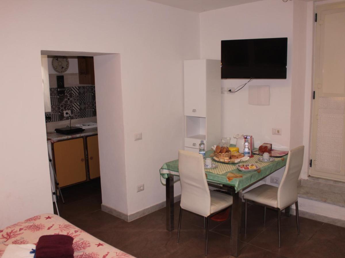 Arenada Private Rooms And Apartment Sud Cagliari Ngoại thất bức ảnh